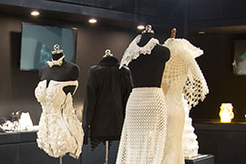 世界第一件3D打印婚纱、2.7米长礼服是最长的3D打印服装